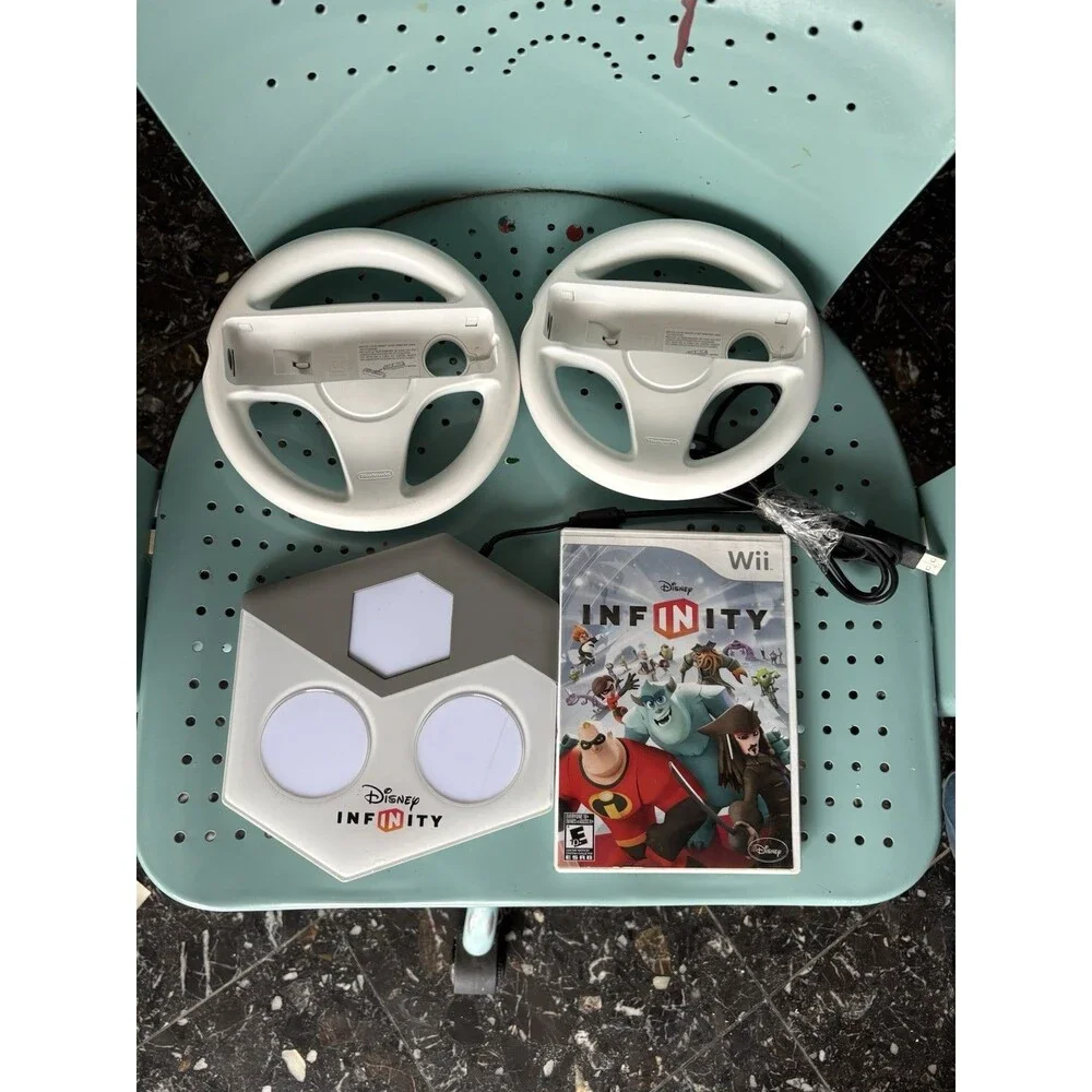 Wii Lot Disney Infinity Game Disc & Infinity Portal Base & 2 Racing Wheels